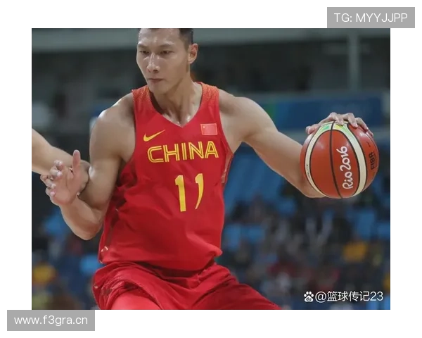 易建联481天归来举男篮旗帜